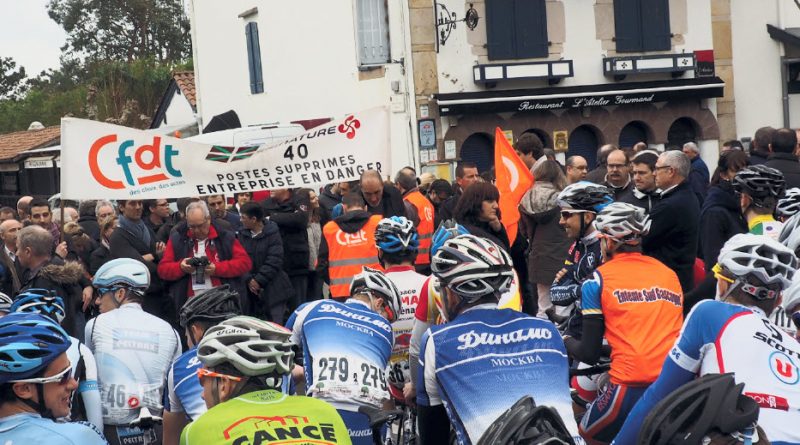 Un peloton bloqué à Ascain